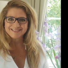 Elena B. Near Las Vegas, NV, available for online & in-person tutoring